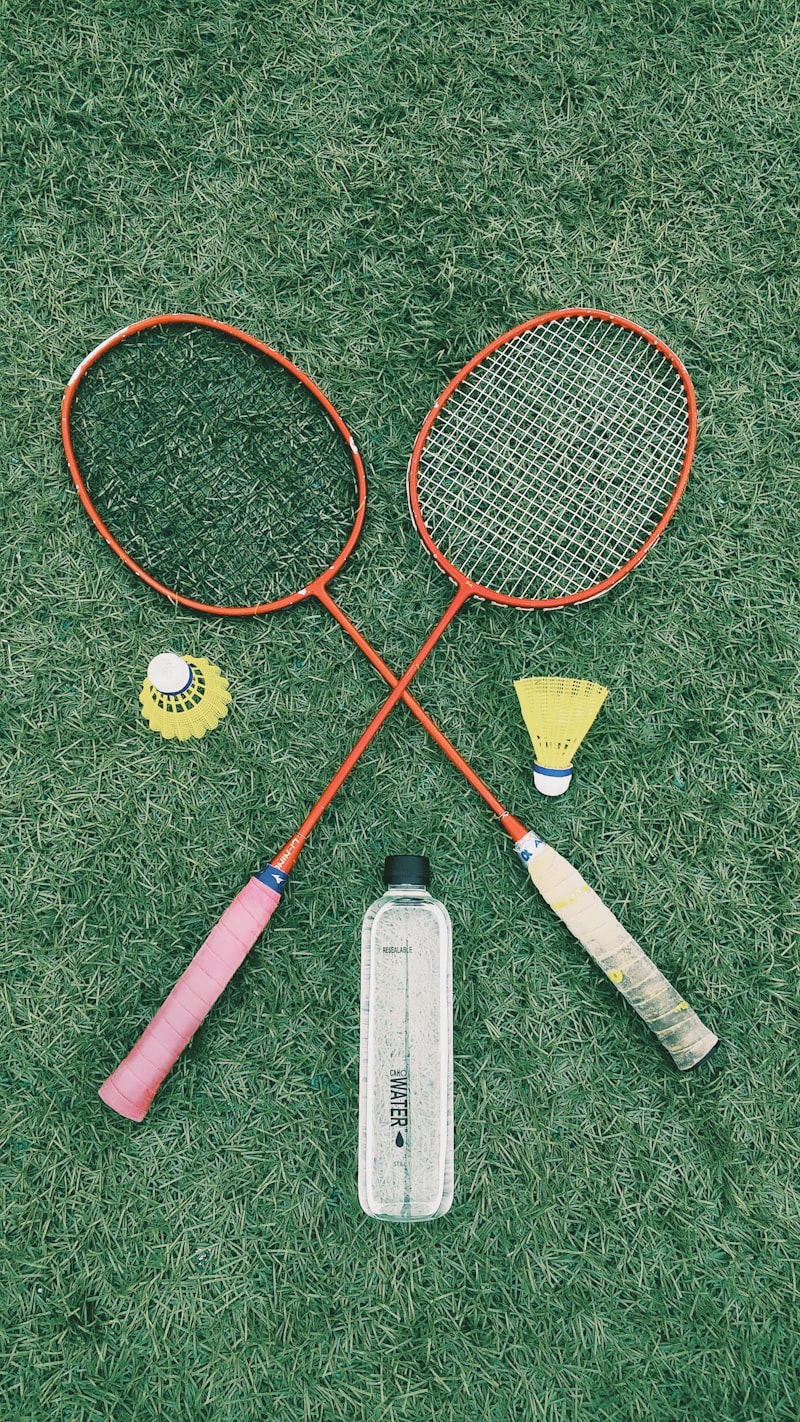 Paire de raquettes rouges